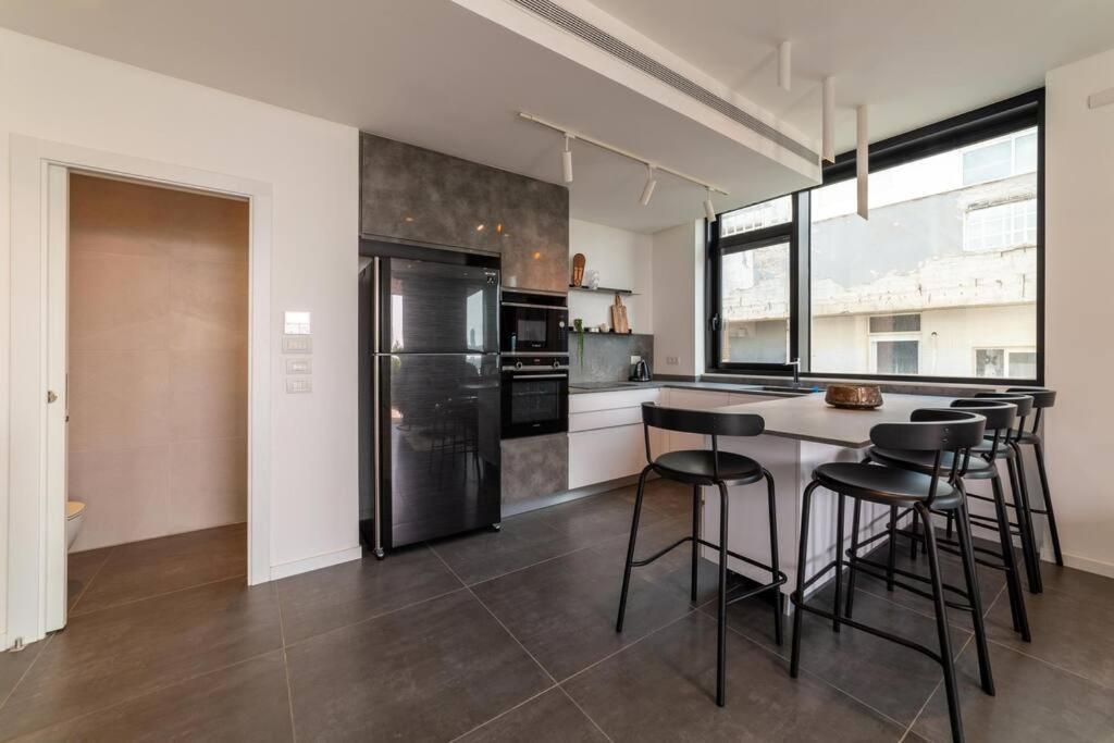 Amazing Penthouse On Gordon Beach 8 Guests Tel Aviv Exterior foto